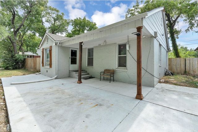 1514 Matlock Dr, Wichita, KS 67208