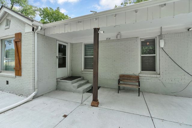 1514 Matlock Dr, Wichita, KS 67208