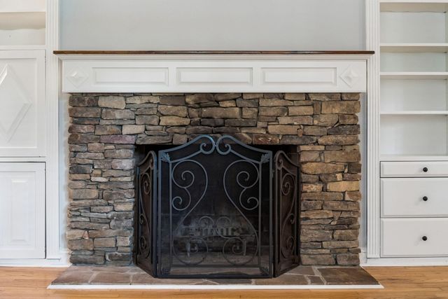 562 Fort Johnson Road, Charleston, SC 29412