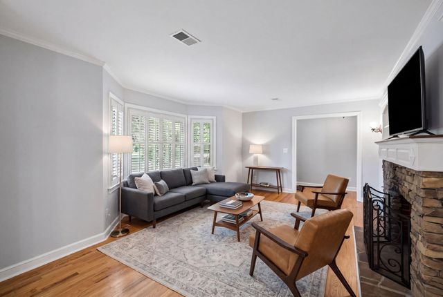 562 Fort Johnson Road, Charleston, SC 29412