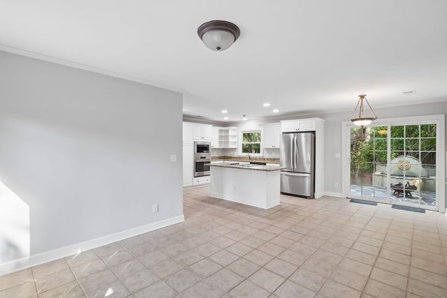 562 Fort Johnson Road, Charleston, SC 29412