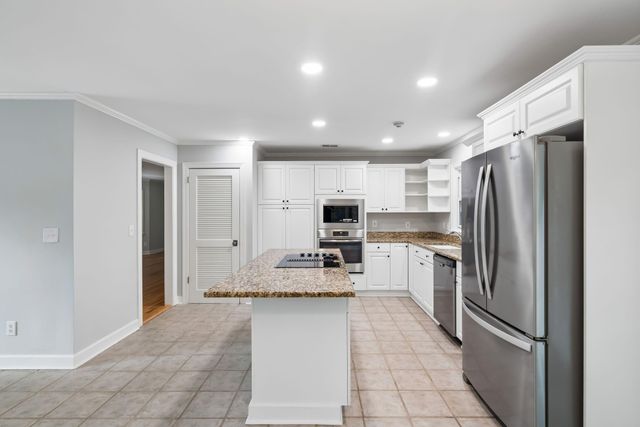 562 Fort Johnson Road, Charleston, SC 29412