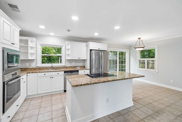 562 Fort Johnson Road, Charleston, SC 29412