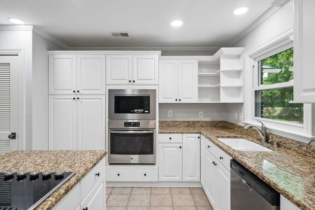 562 Fort Johnson Road, Charleston, SC 29412