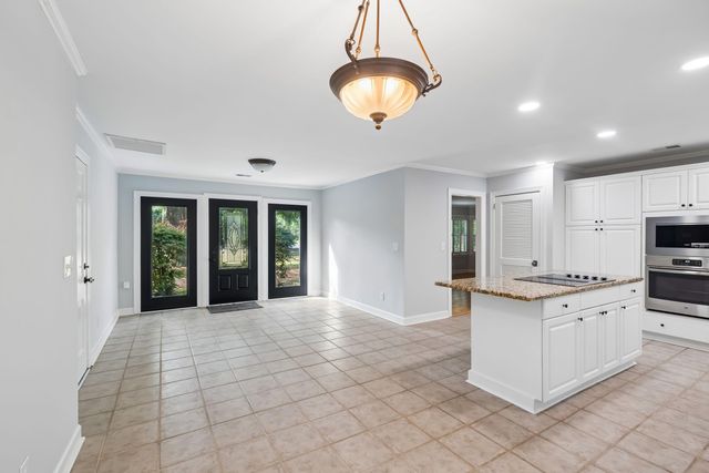 562 Fort Johnson Road, Charleston, SC 29412
