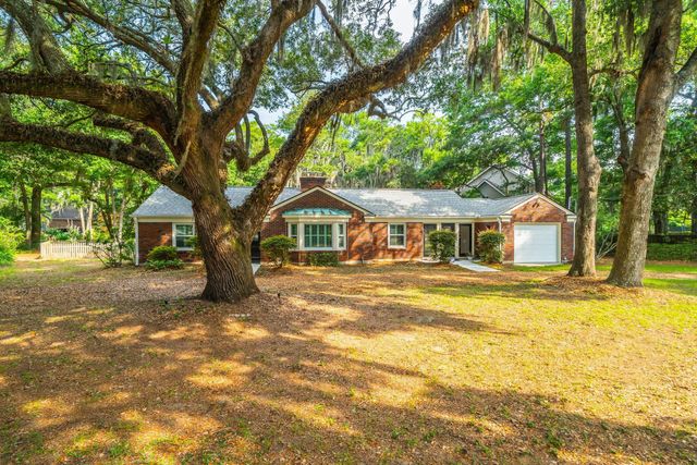 562 Fort Johnson Road, Charleston, SC 29412