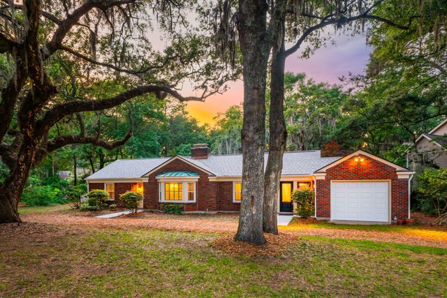 562 Fort Johnson Road, Charleston, SC 29412