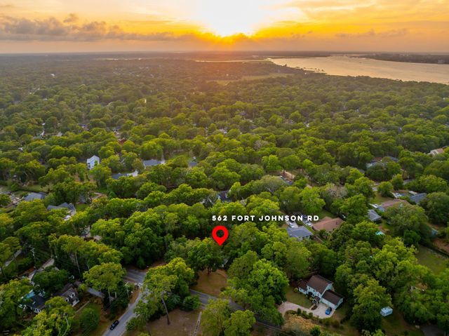562 Fort Johnson Road, Charleston, SC 29412