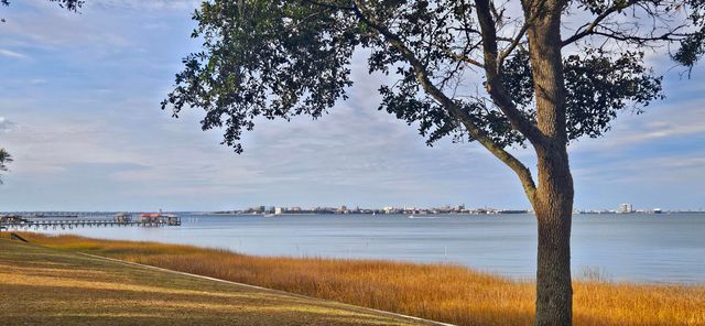 562 Fort Johnson Road, Charleston, SC 29412