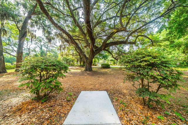 562 Fort Johnson Road, Charleston, SC 29412