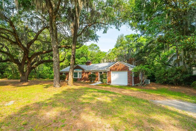 562 Fort Johnson Road, Charleston, SC 29412