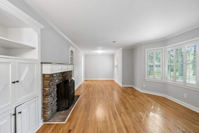 562 Fort Johnson Road, Charleston, SC 29412