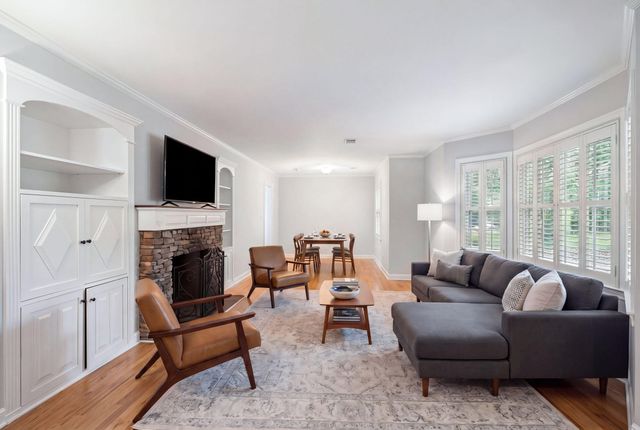 562 Fort Johnson Road, Charleston, SC 29412