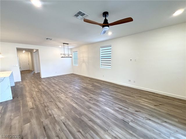8948 Marigold Creek Street, Las Vegas, NV 89113