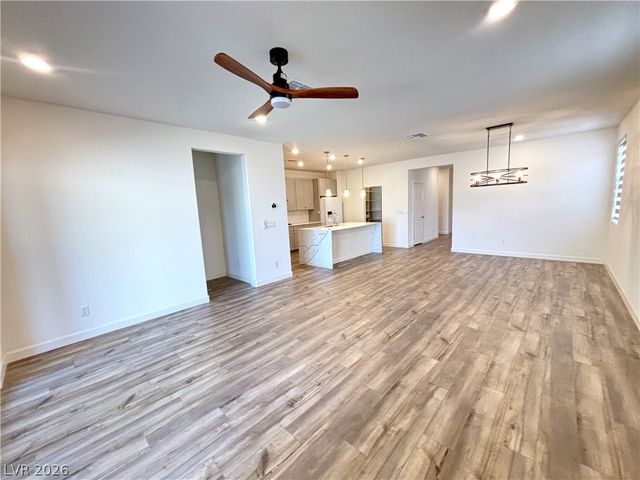 8948 Marigold Creek Street, Las Vegas, NV 89113