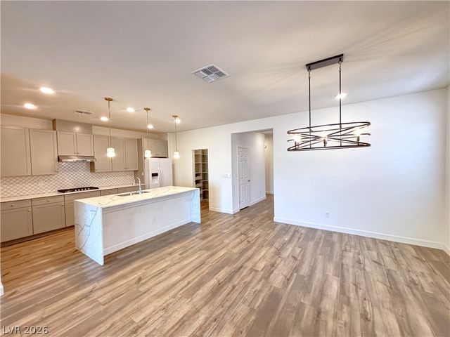 8948 Marigold Creek Street, Las Vegas, NV 89113