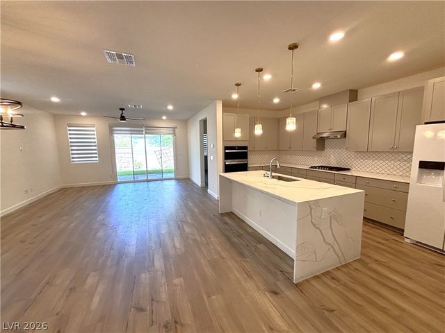 8948 Marigold Creek Street, Las Vegas, NV 89113
