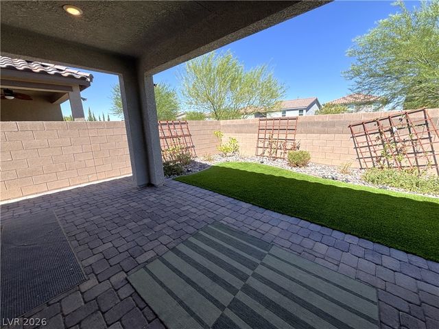 8948 Marigold Creek Street, Las Vegas, NV 89113