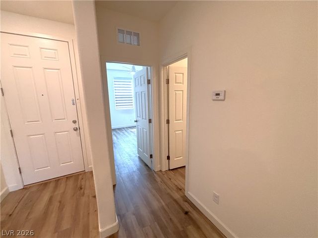 8948 Marigold Creek Street, Las Vegas, NV 89113