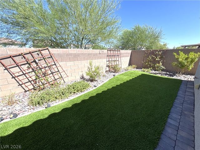 8948 Marigold Creek Street, Las Vegas, NV 89113