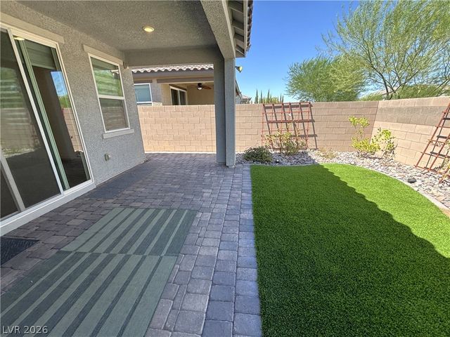 8948 Marigold Creek Street, Las Vegas, NV 89113