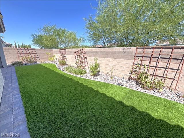 8948 Marigold Creek Street, Las Vegas, NV 89113
