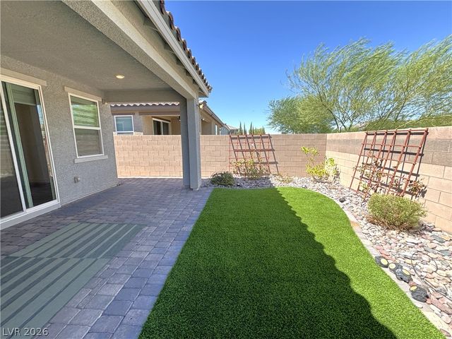 8948 Marigold Creek Street, Las Vegas, NV 89113