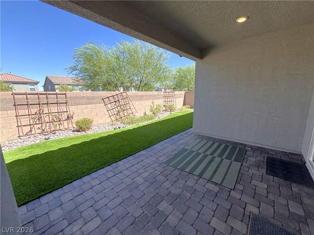 8948 Marigold Creek Street, Las Vegas, NV 89113