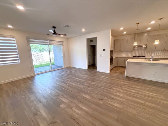 8948 Marigold Creek Street, Las Vegas, NV 89113