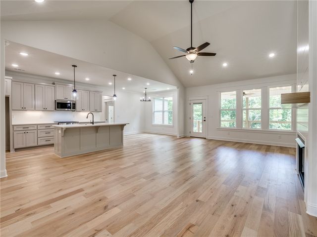 25 Roxburgh Drive, Bella Vista, AR 72715