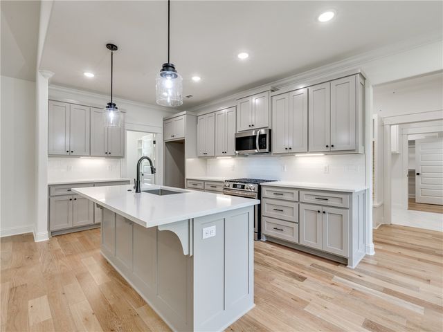 25 Roxburgh Drive, Bella Vista, AR 72715