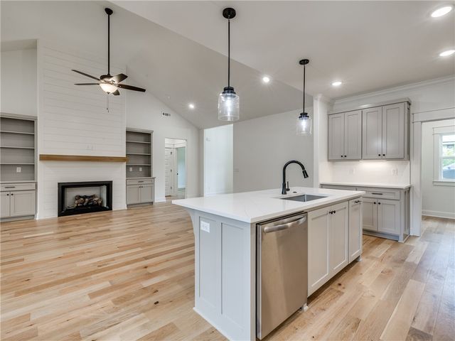 25 Roxburgh Drive, Bella Vista, AR 72715