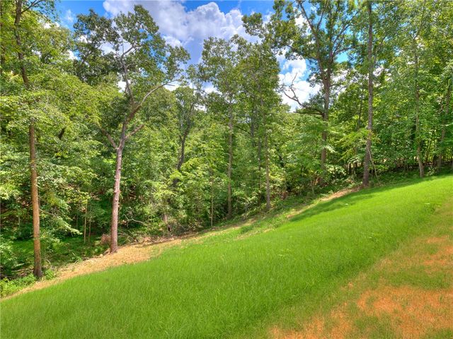 25 Roxburgh Drive, Bella Vista, AR 72715