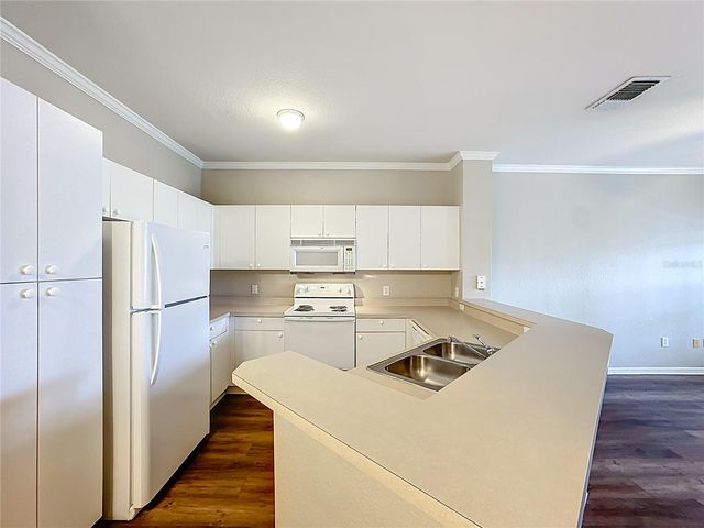 3593 CONROY ROAD 433, Orlando, FL 32839