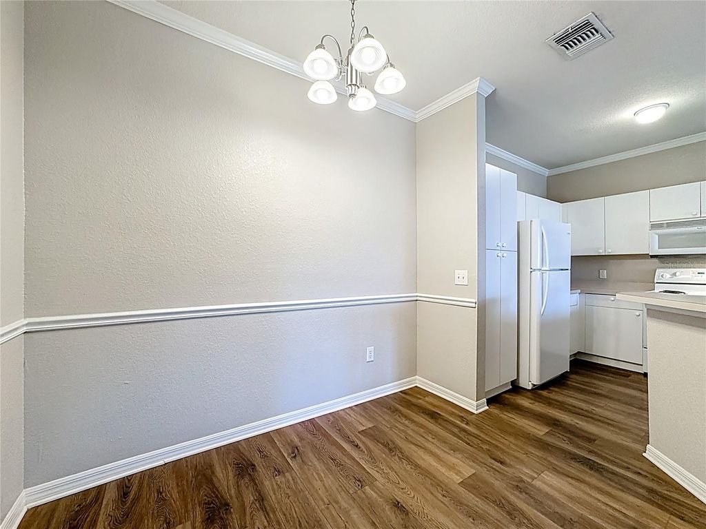Image 11 of property listing at 3593 CONROY ROAD 433, Orlando, FL 32839