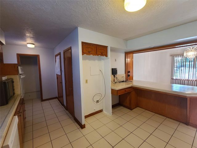 2212 Locklaine Drive, Pasadena, TX 77502