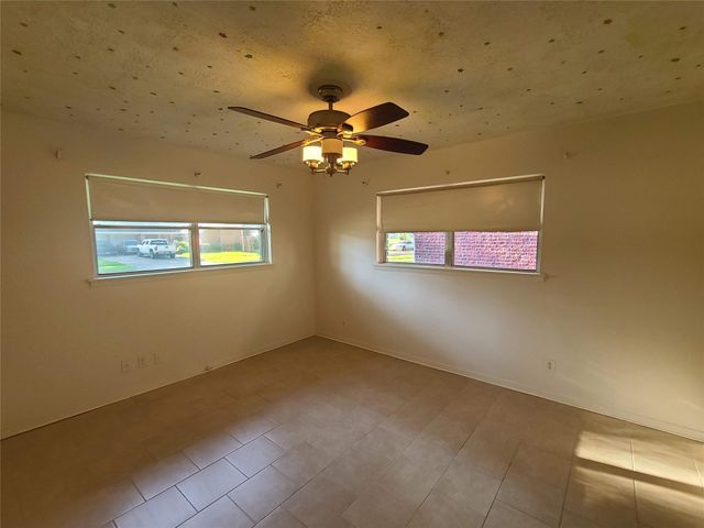 2212 Locklaine Drive, Pasadena, TX 77502