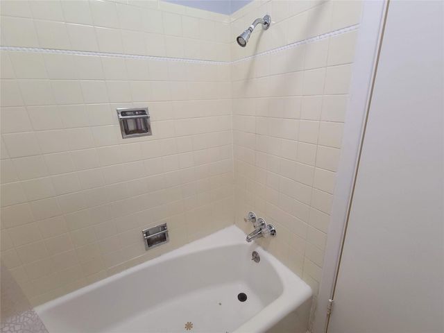 2212 Locklaine Drive, Pasadena, TX 77502