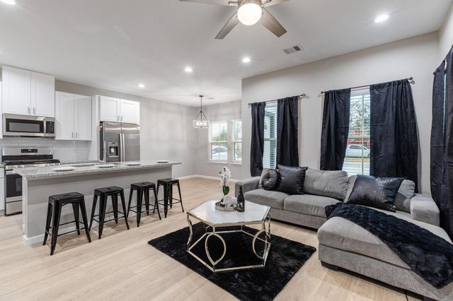 4661 Clover Street A, Houston, TX 77051