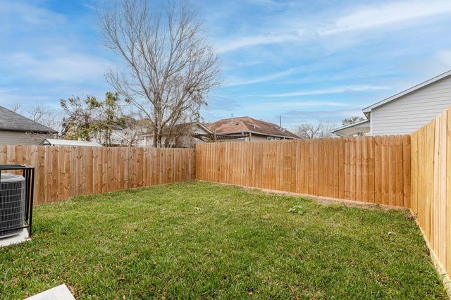 4661 Clover Street A, Houston, TX 77051