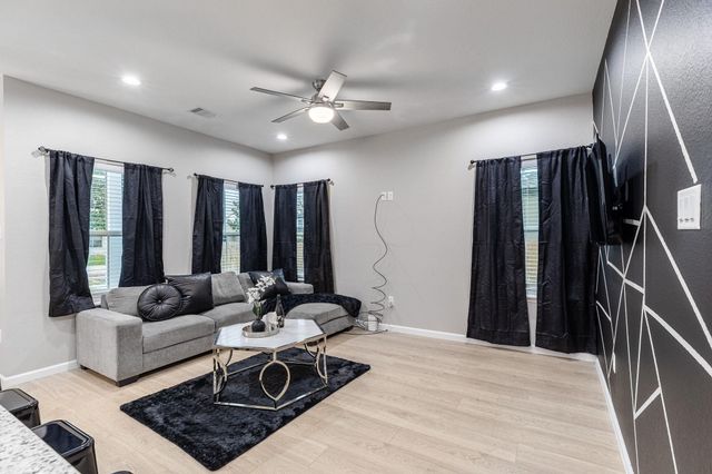 4661 Clover Street A, Houston, TX 77051