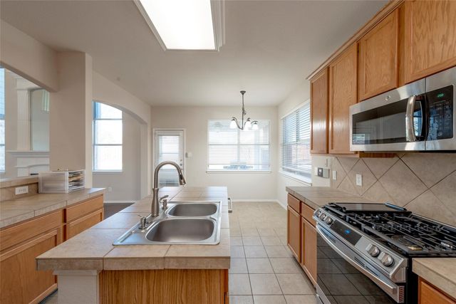 1301 W Collins Circle, Wylie, TX 75098