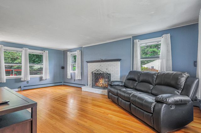13 Patricia Street, Windham, NH 03087