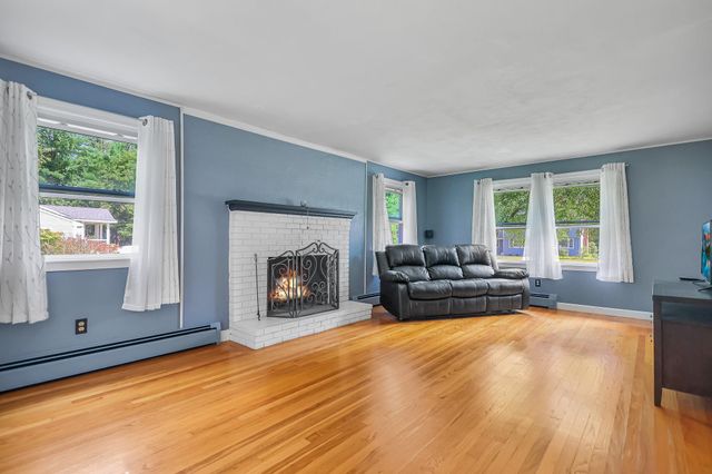 13 Patricia Street, Windham, NH 03087