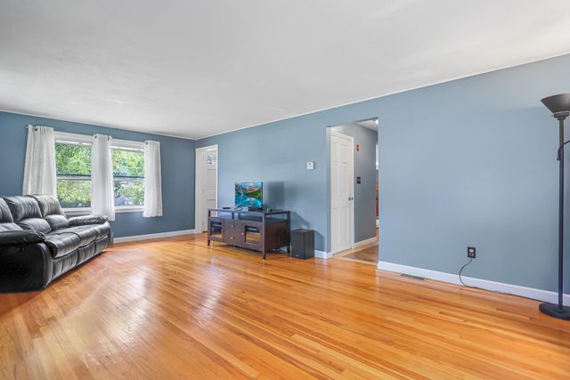 13 Patricia Street, Windham, NH 03087