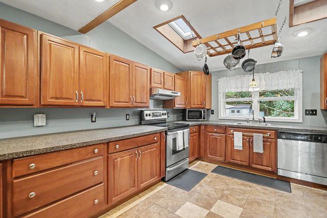 13 Patricia Street, Windham, NH 03087
