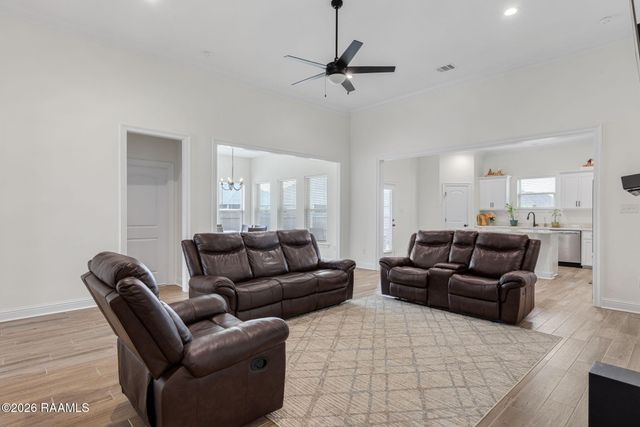 100 Fairdale Drive, Youngsville, LA 70592