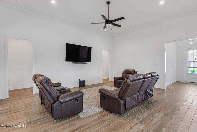 100 Fairdale Drive, Youngsville, LA 70592