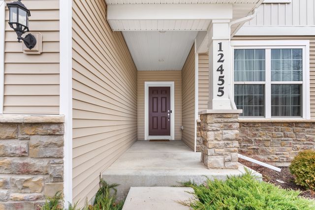 12455 S Compass Avenue, Plainfield, IL 60585