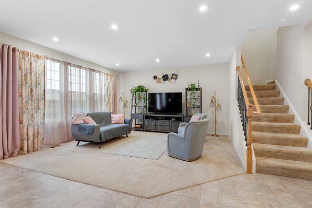 12455 S Compass Avenue, Plainfield, IL 60585